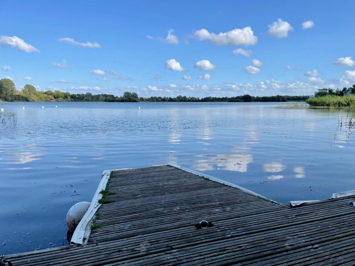 Cosy Cotswold Lodge By Your Home Here - Summer Sale For 3 Plus Nights - Ideal For Families With Log-Burner, Spa, Private Parking And Heated Swimming Pools Ashton Keynes Bagian luar foto