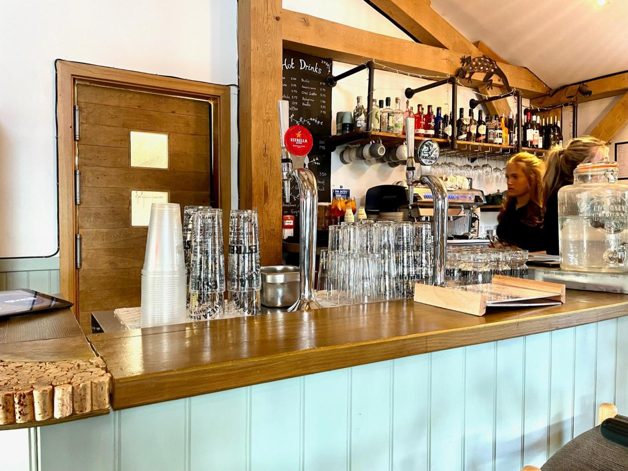 Cosy Cotswold Lodge By Your Home Here - Summer Sale For 3 Plus Nights - Ideal For Families With Log-Burner, Spa, Private Parking And Heated Swimming Pools Ashton Keynes Bagian luar foto