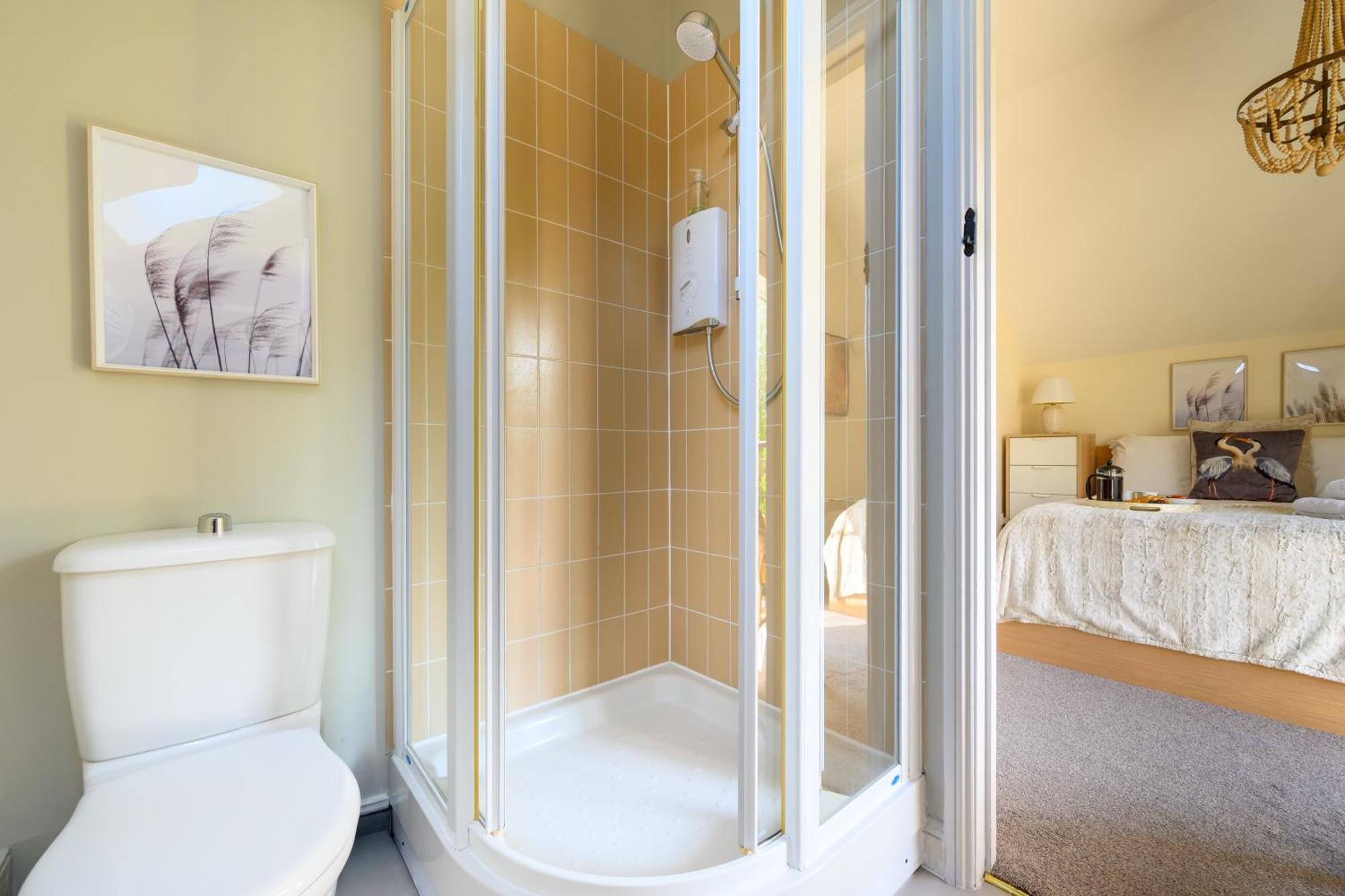 Cosy Cotswold Lodge By Your Home Here - Summer Sale For 3 Plus Nights - Ideal For Families With Log-Burner, Spa, Private Parking And Heated Swimming Pools Ashton Keynes Bagian luar foto